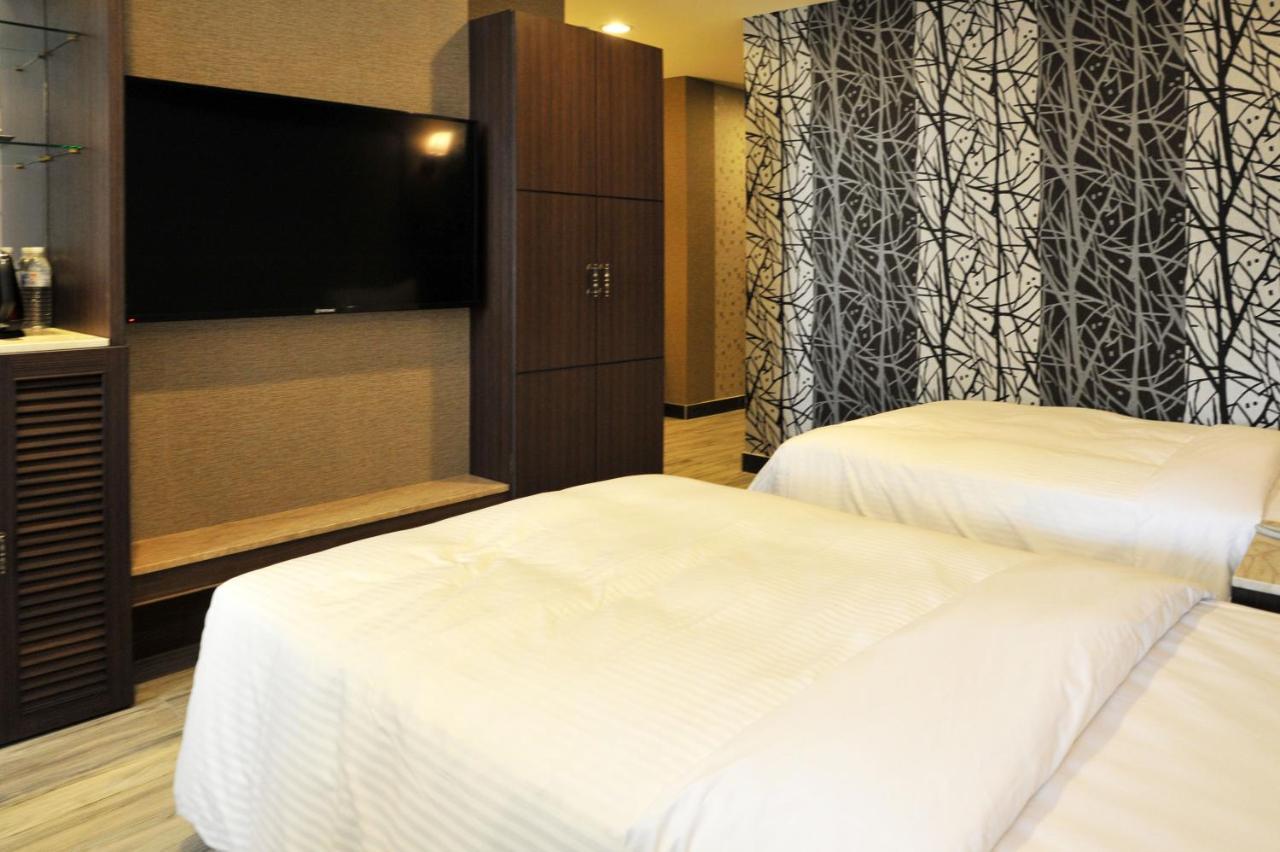 Maple Hotel Tainan Luaran gambar