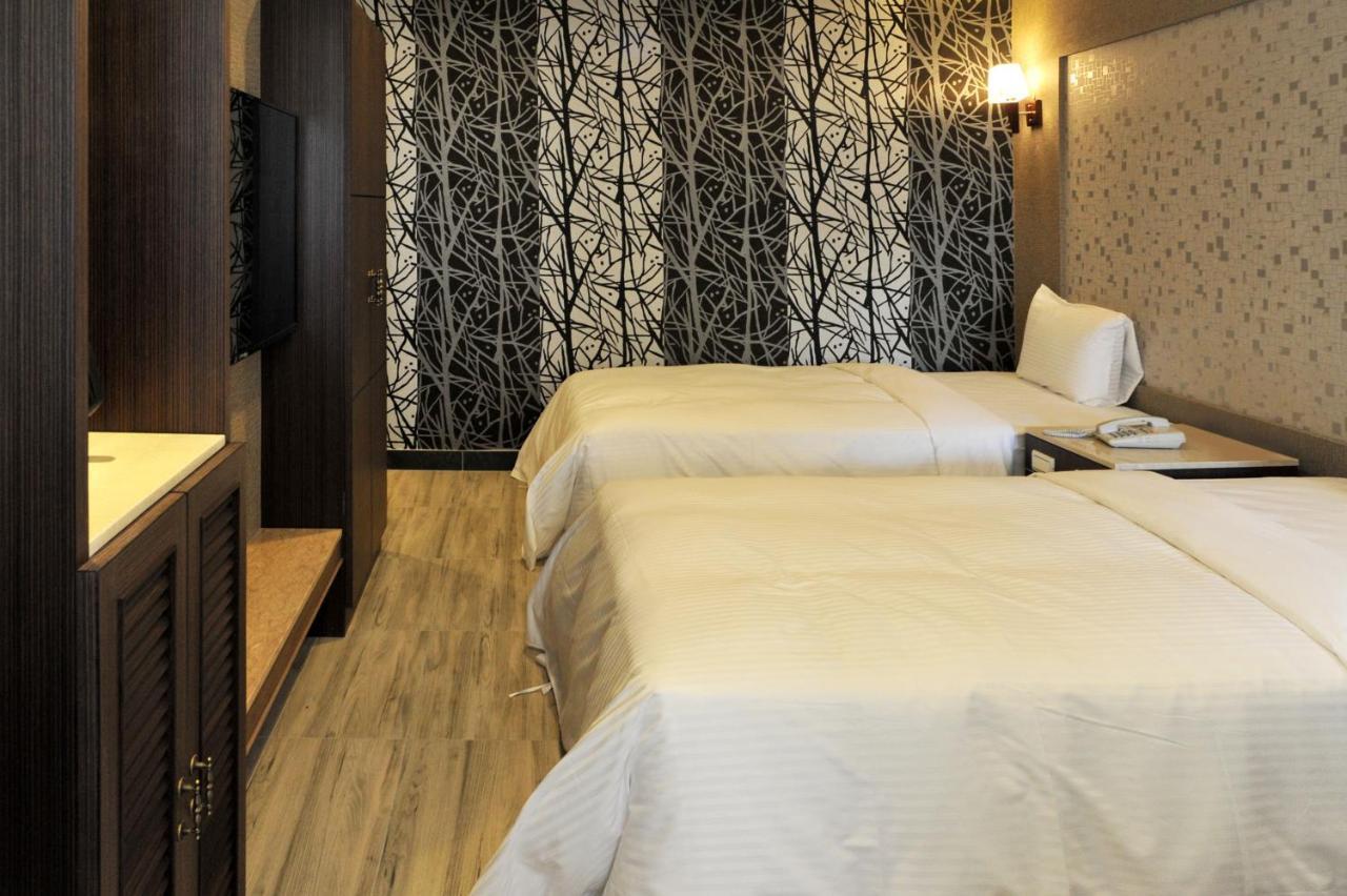 Maple Hotel Tainan Luaran gambar