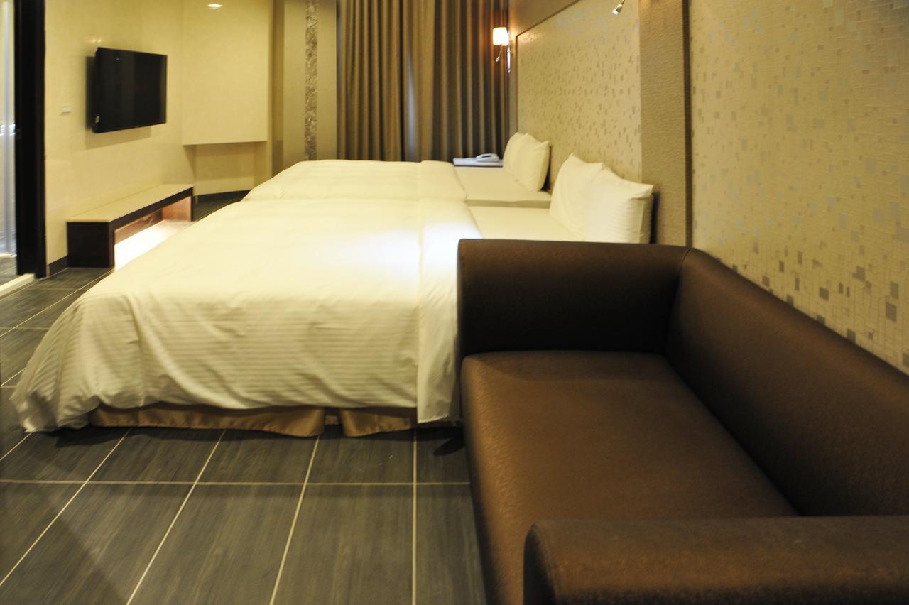 Maple Hotel Tainan Luaran gambar