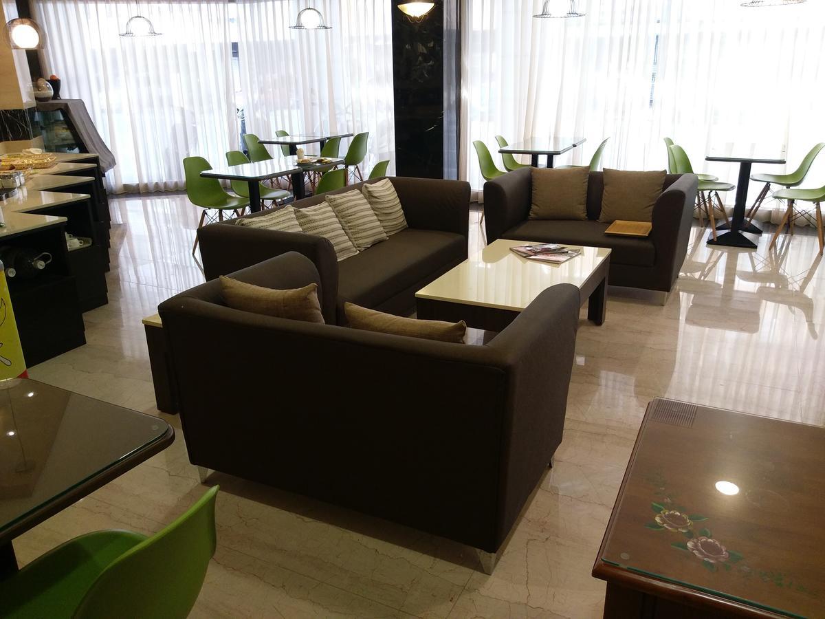 Maple Hotel Tainan Luaran gambar