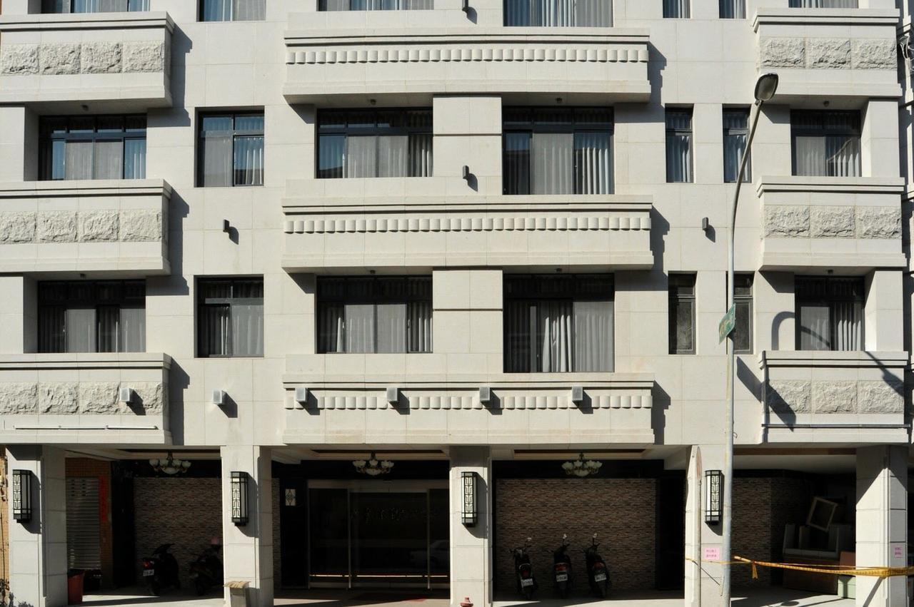 Maple Hotel Tainan Luaran gambar
