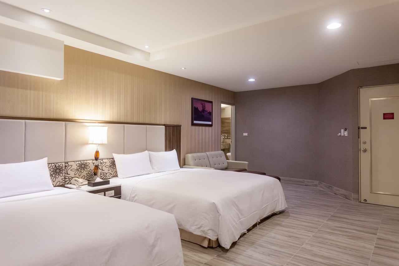 Maple Hotel Tainan Luaran gambar