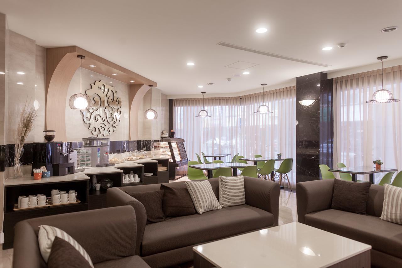 Maple Hotel Tainan Luaran gambar