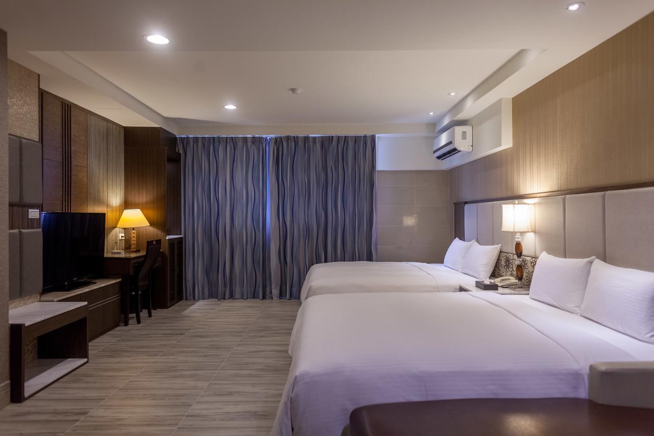 Maple Hotel Tainan Luaran gambar