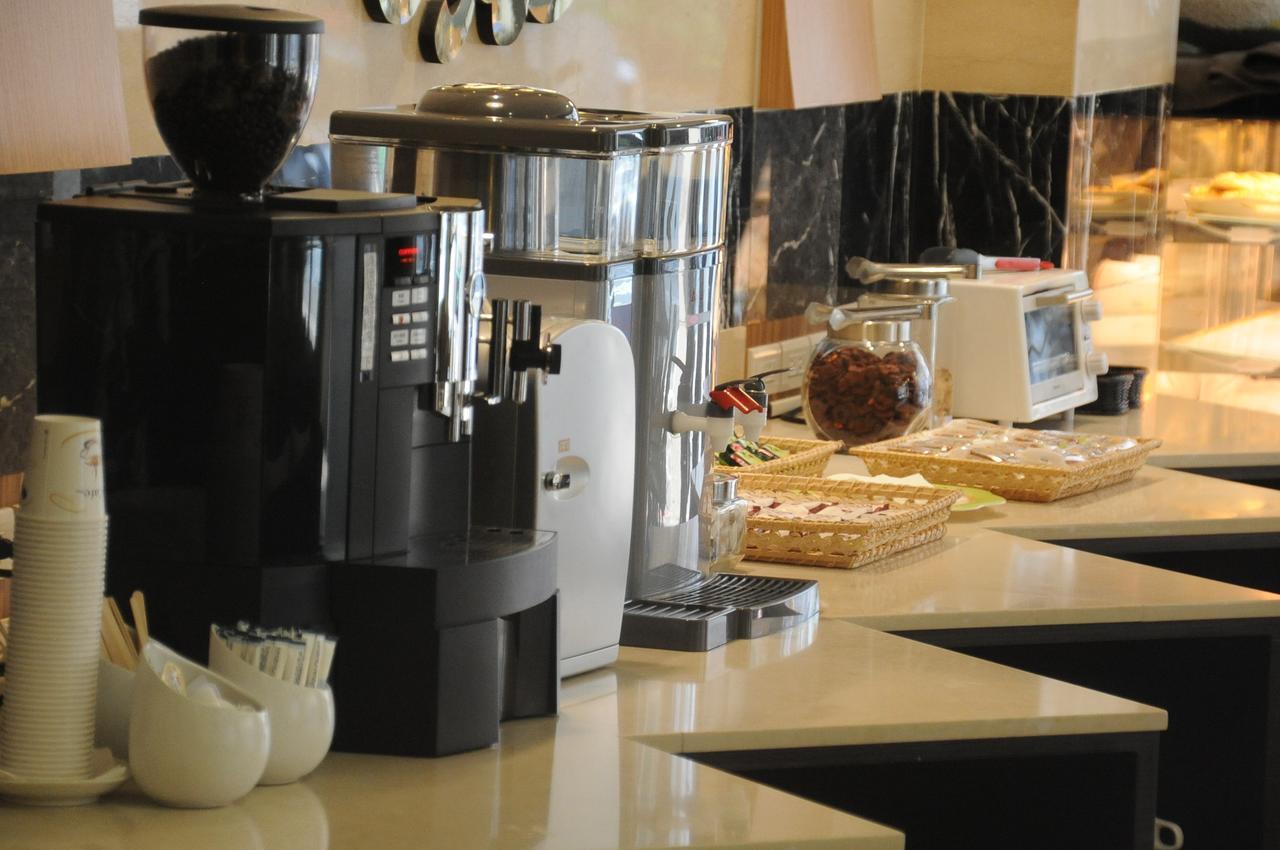 Maple Hotel Tainan Luaran gambar