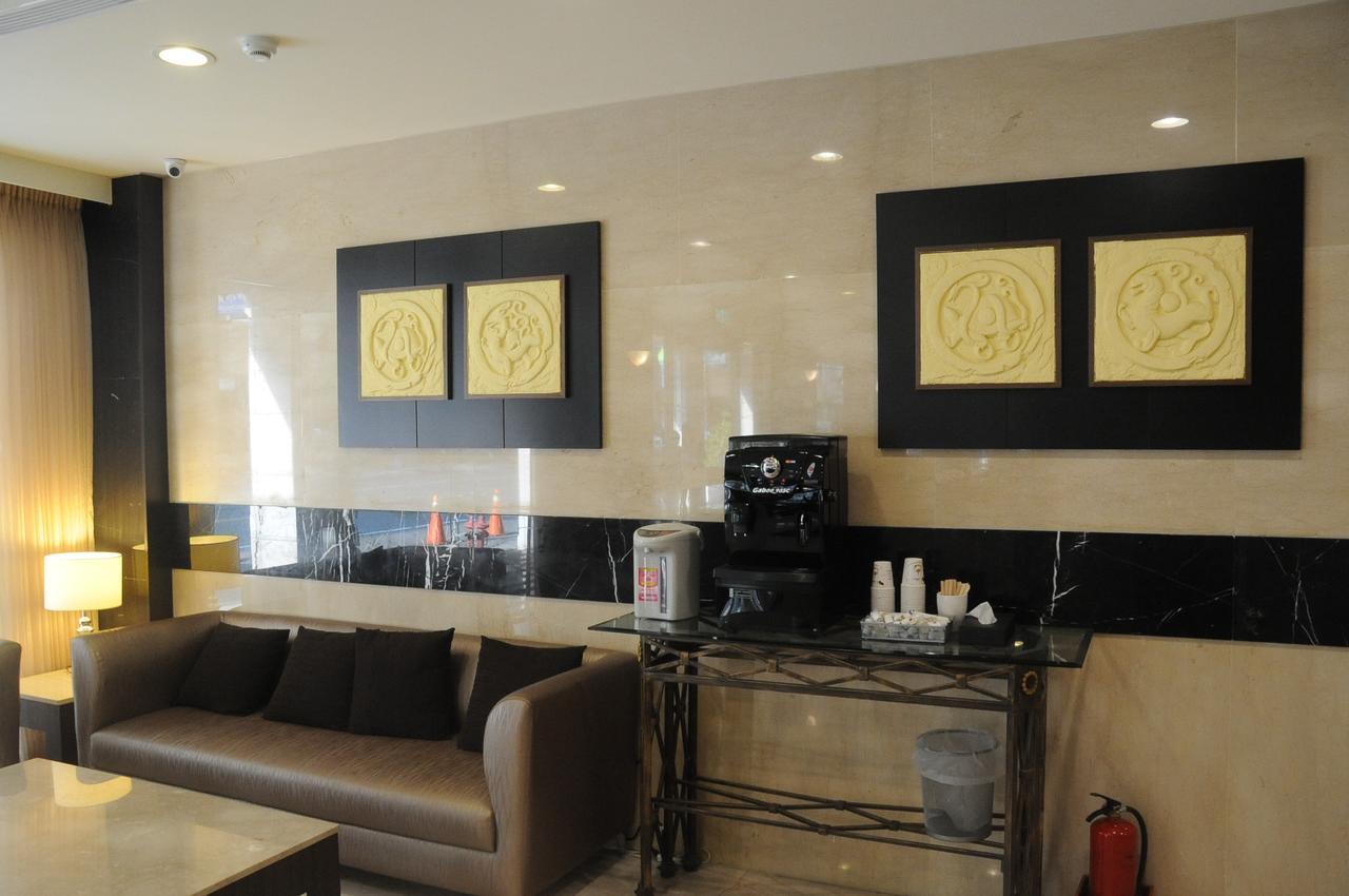 Maple Hotel Tainan Luaran gambar