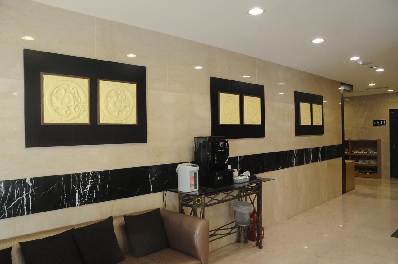 Maple Hotel Tainan Luaran gambar