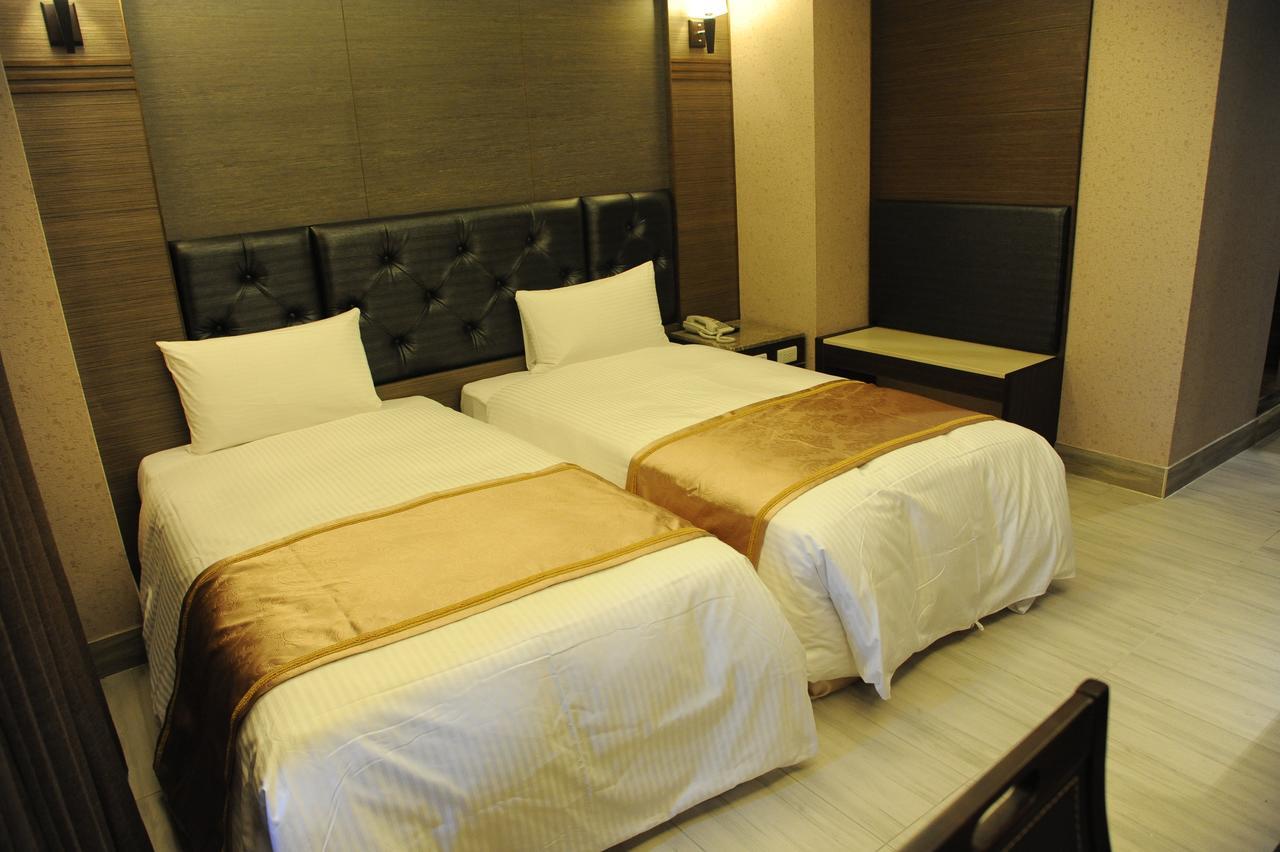 Maple Hotel Tainan Luaran gambar