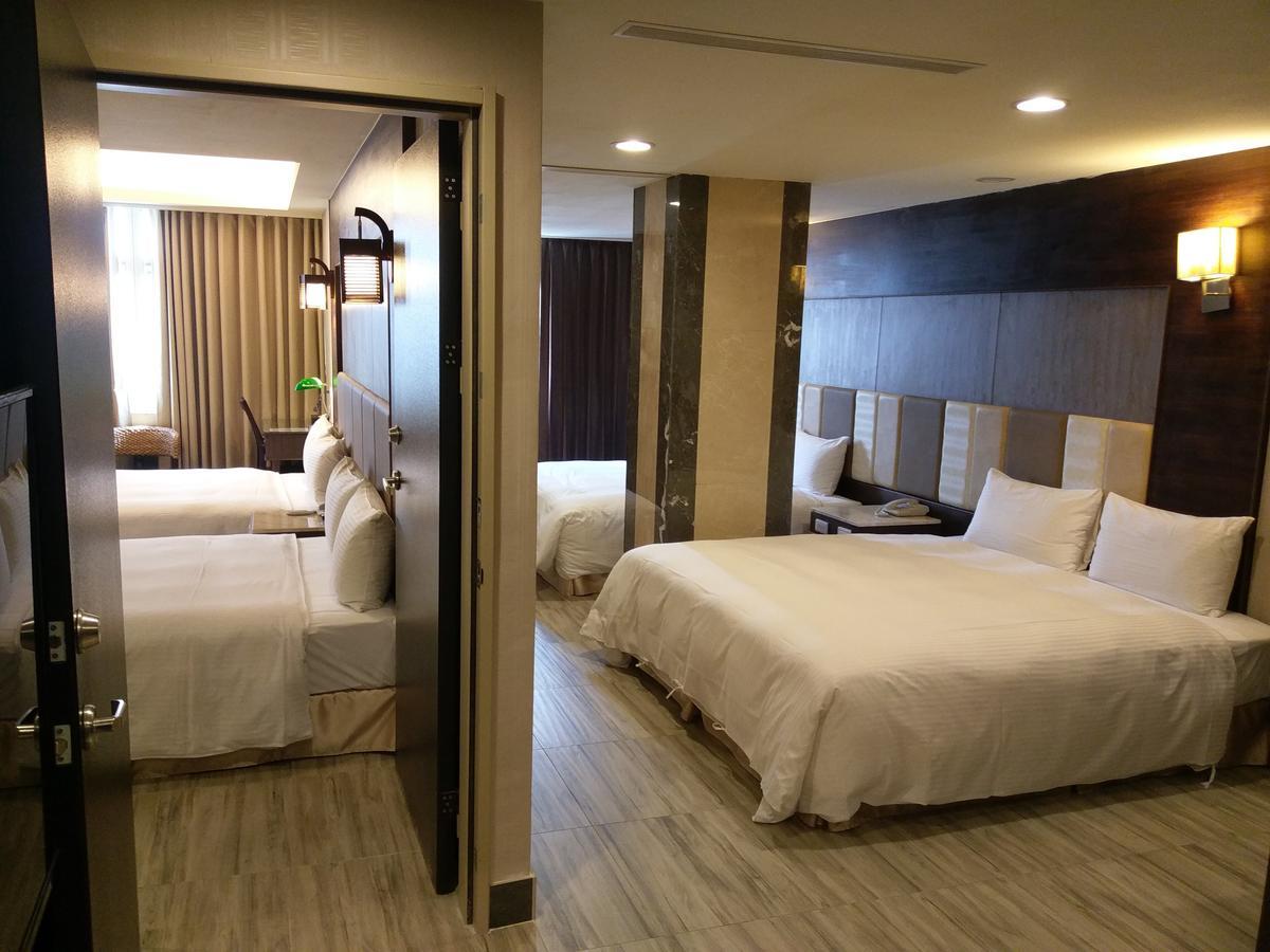 Maple Hotel Tainan Luaran gambar