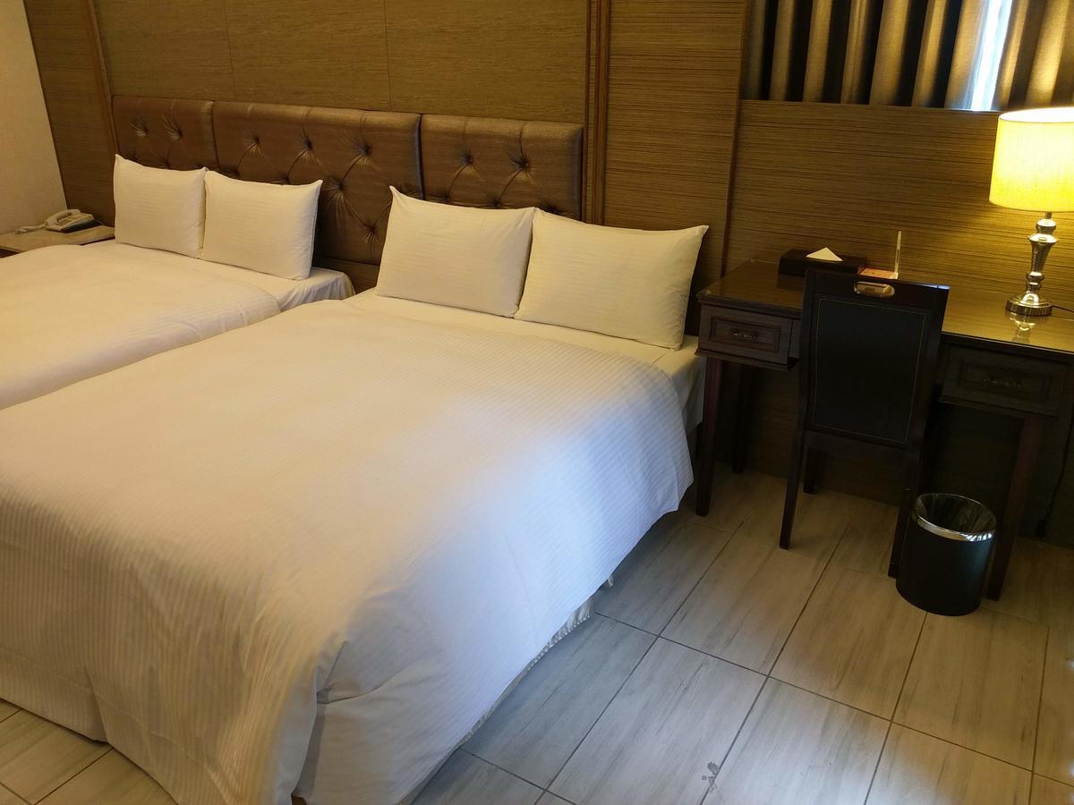 Maple Hotel Tainan Luaran gambar