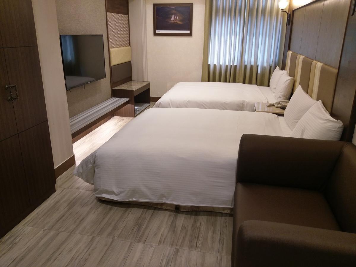 Maple Hotel Tainan Luaran gambar