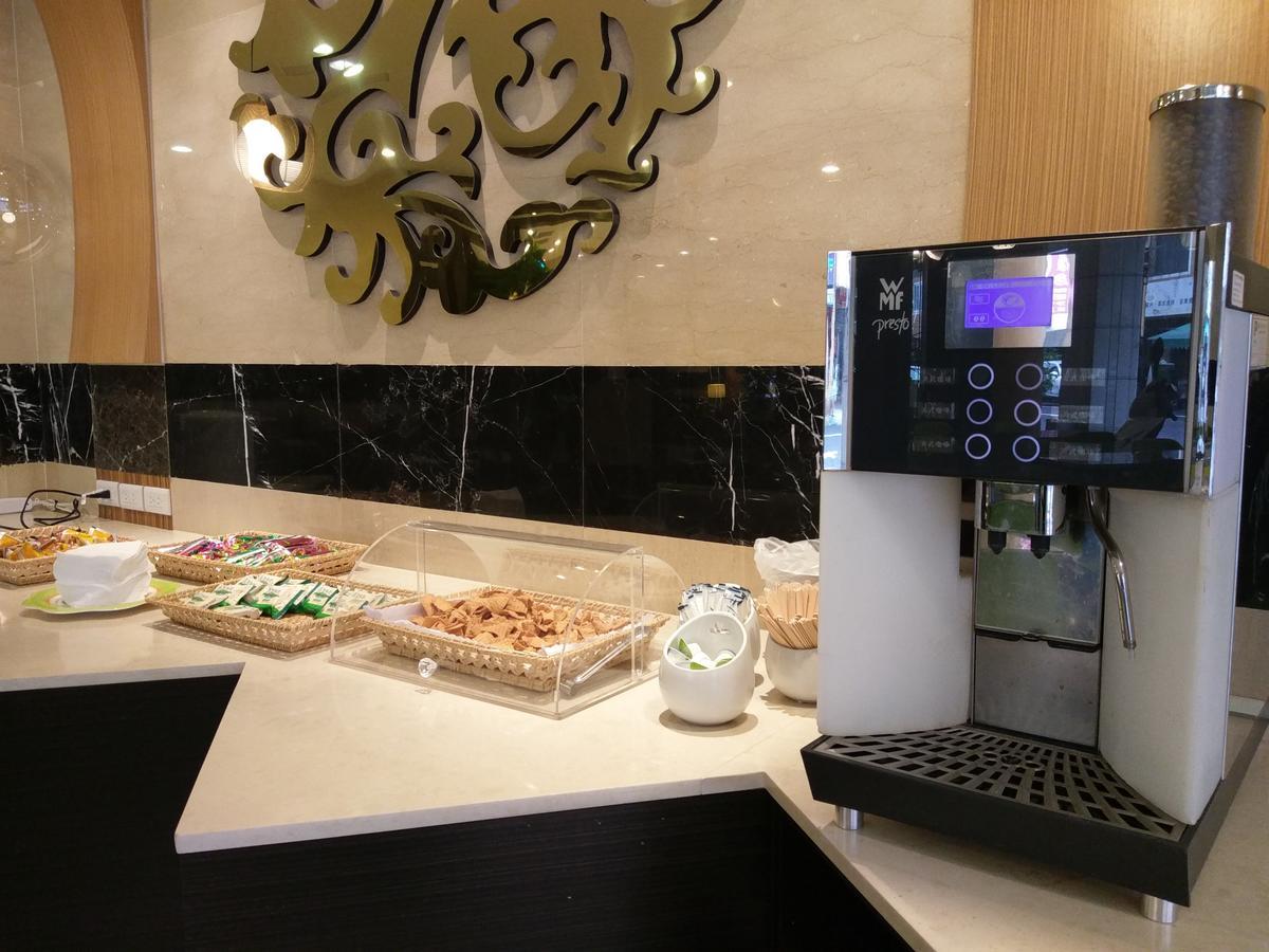 Maple Hotel Tainan Luaran gambar