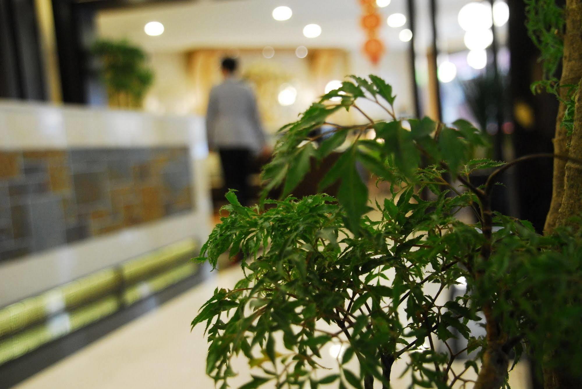 Maple Hotel Tainan Luaran gambar